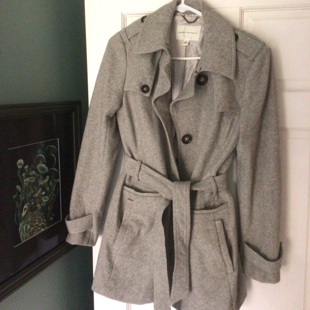 Banana Republic Heather Gray Belted Wool Coat, size Medium